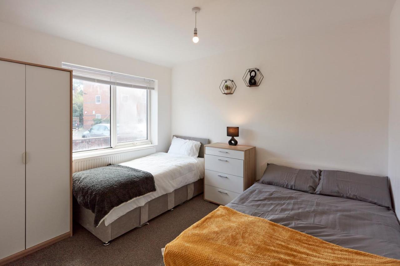 Spacious Close To Centre Location Apartment