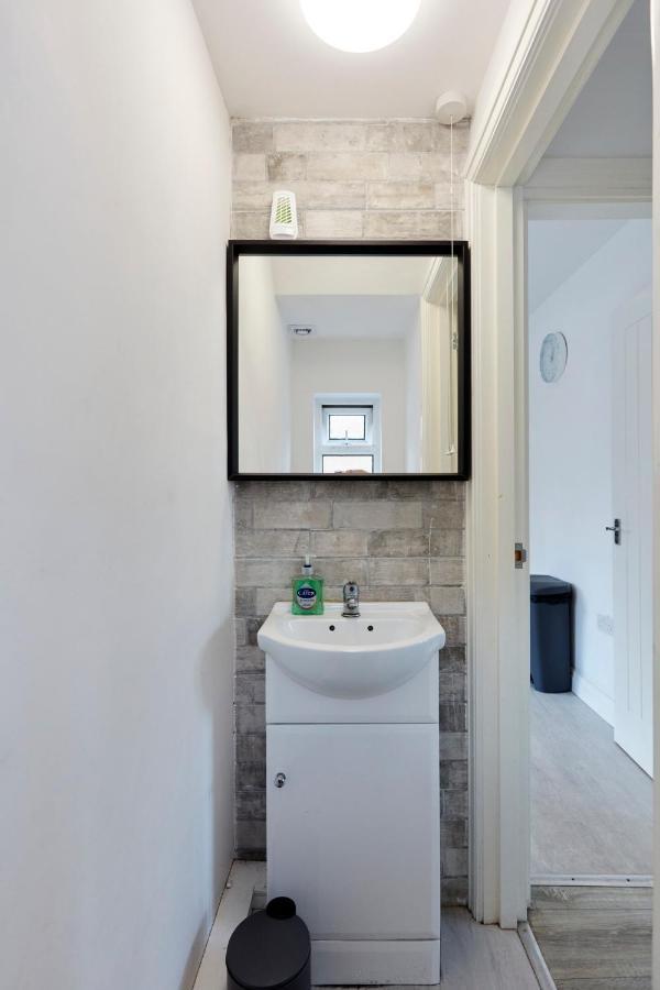 Spacious Close To Centre Location * Leeds (West Yorkshire)
