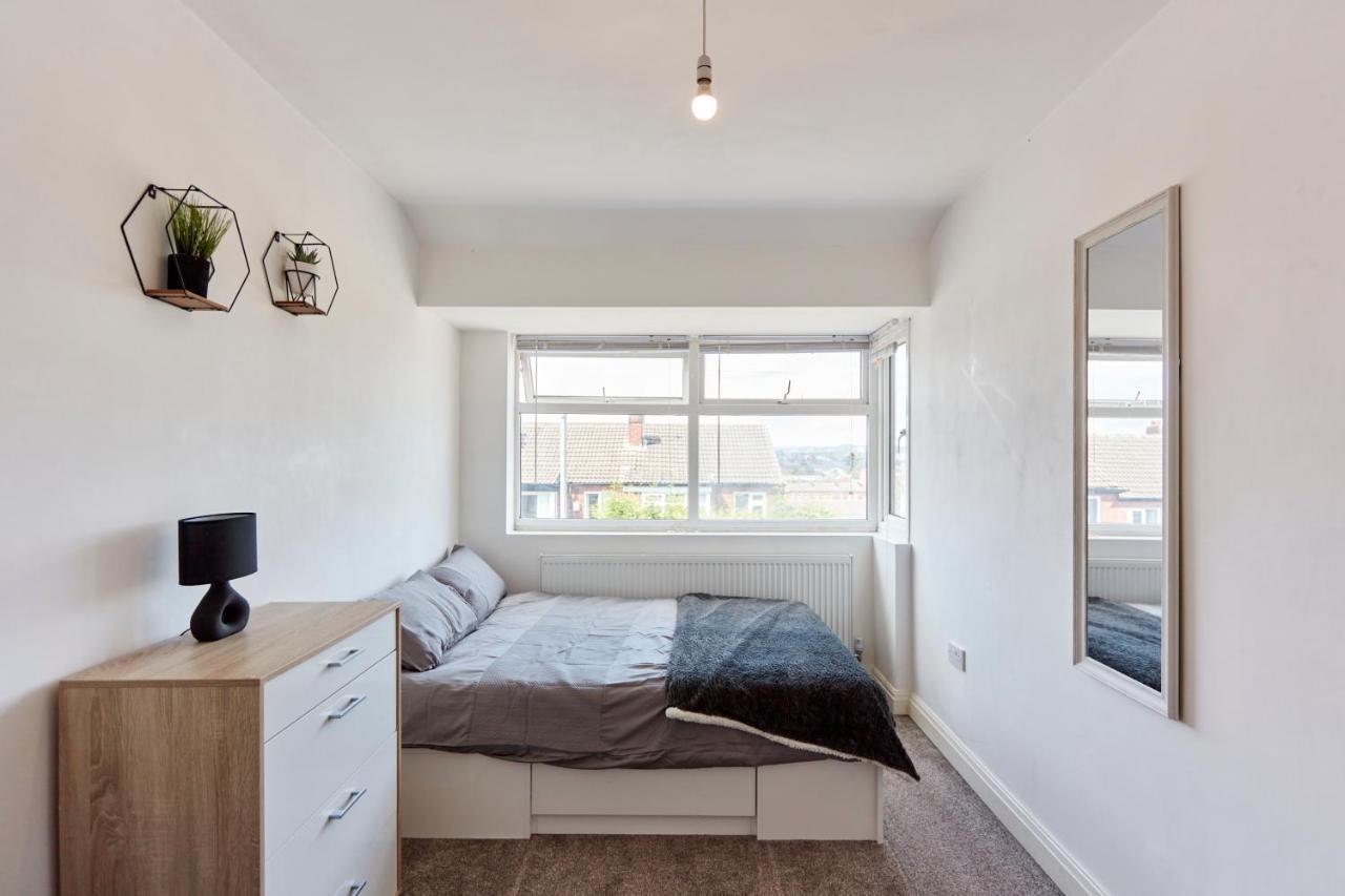 Spacious Close To Centre Location Apartment