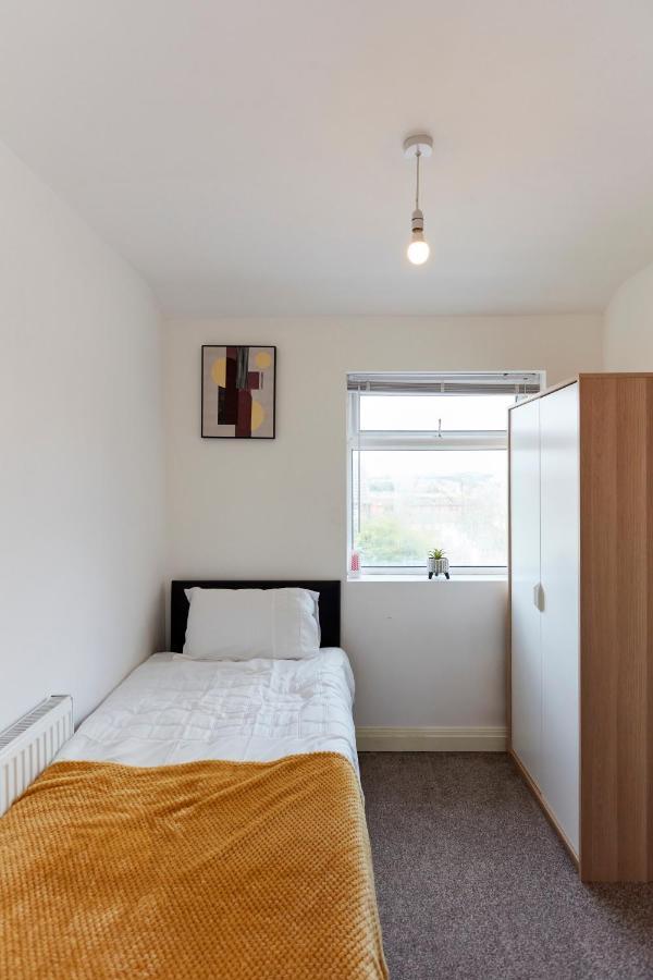 Apartment Spacious Close To Centre Location